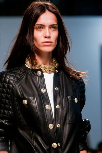 Look 10